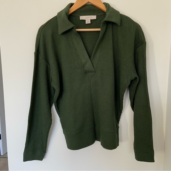 LOFT Tops - LOFT Women's Olive Ribbed Sweatshirt
